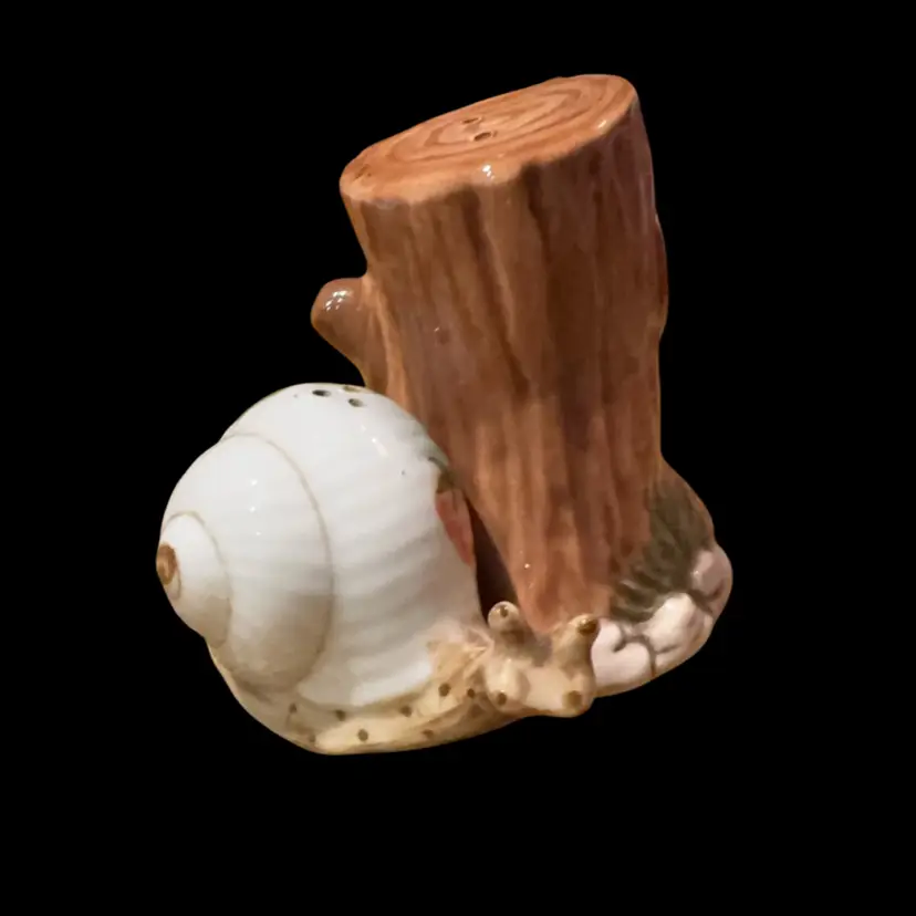 Snail And Stump Salt And Pepper Shaker Set