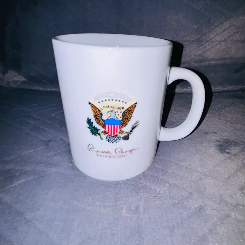 Ronald Reagan 40th President USA American White Mug w/ Presidential Seal