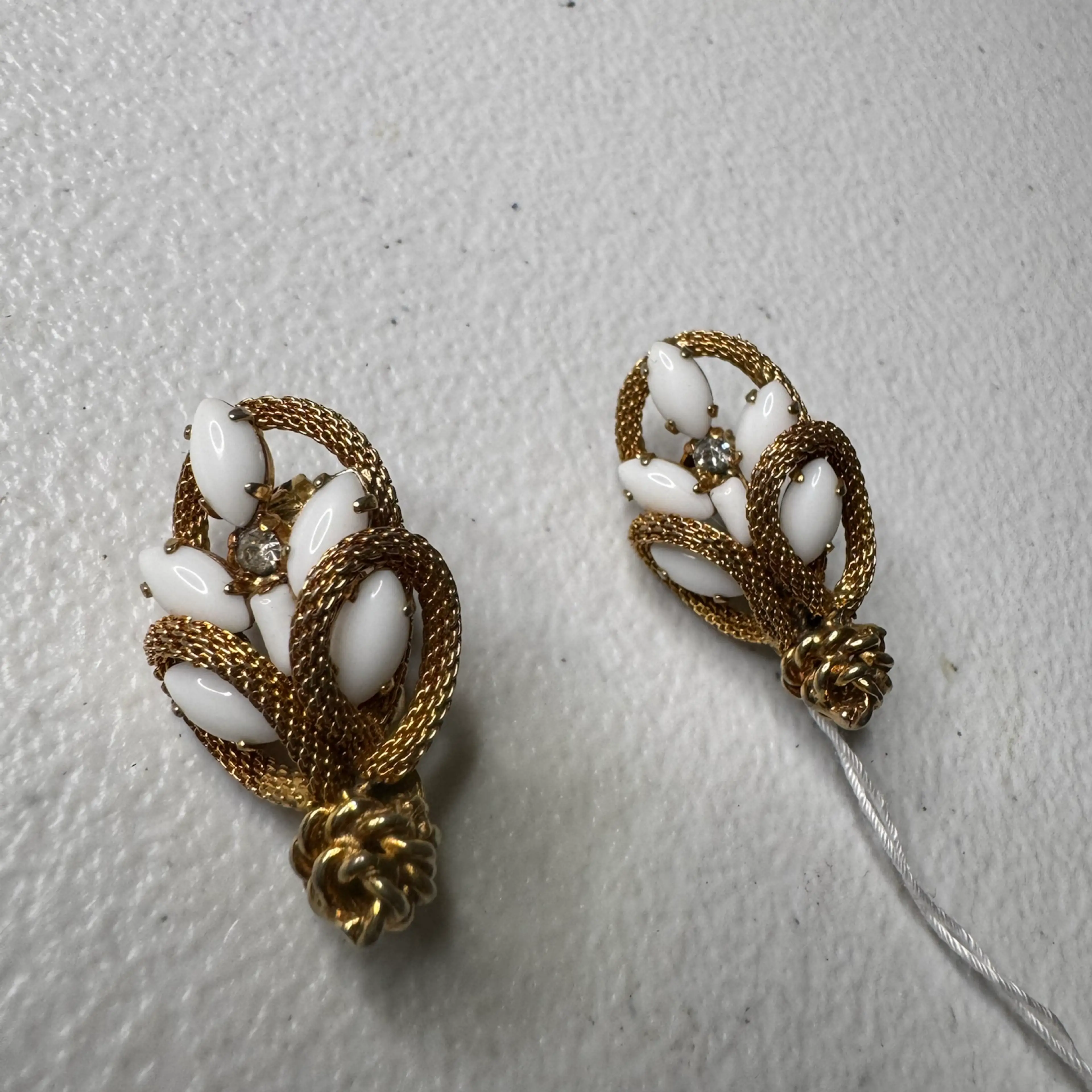 Image 4 of 4