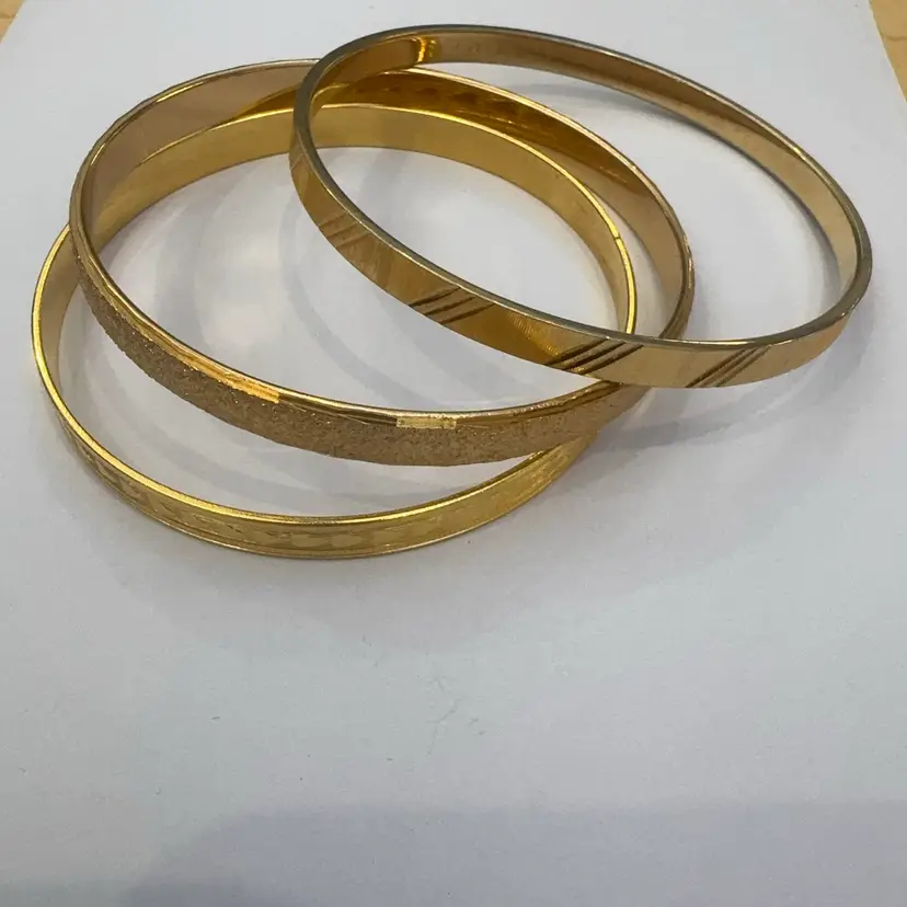Monet Sz L Goldtone Bangles (3)