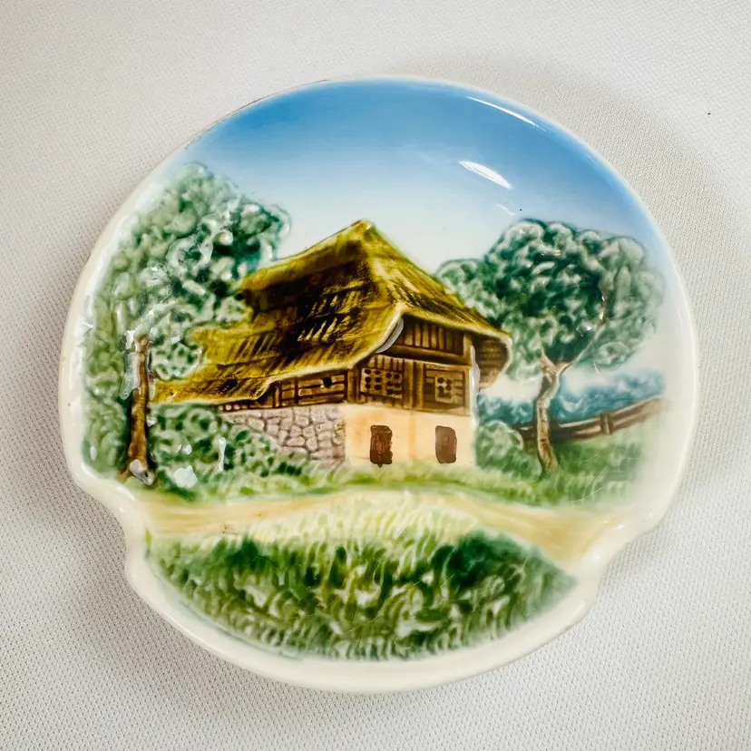 Vintage West Germany Majolica Raised Relief Country Cottage Ceramic Ashtray