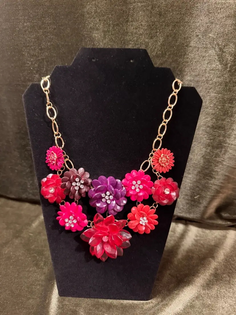 Erica Lyons floral statement necklace 16” + 4” Extender