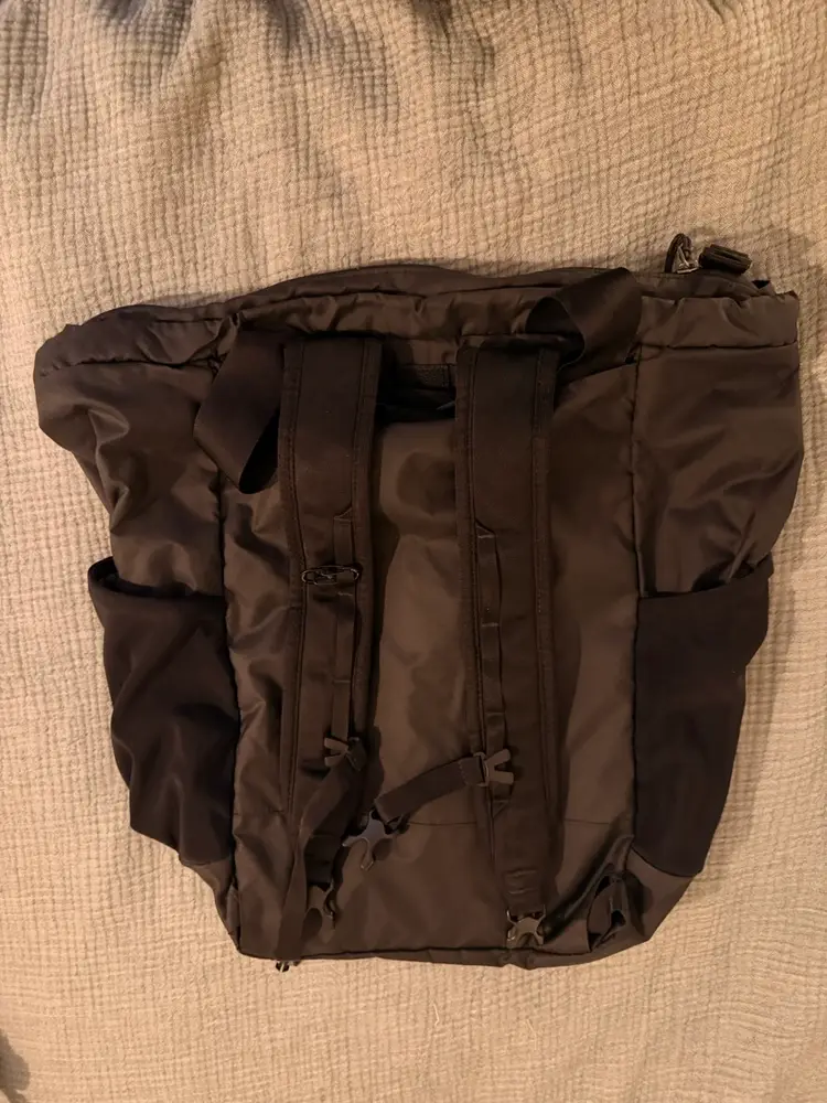 black hole light patagonia MLC 45L-Black/Black The Patagonia Black Hole 32L backpack is not just any ordinary backpack Amazon.com | Patagonia Ultralight Black