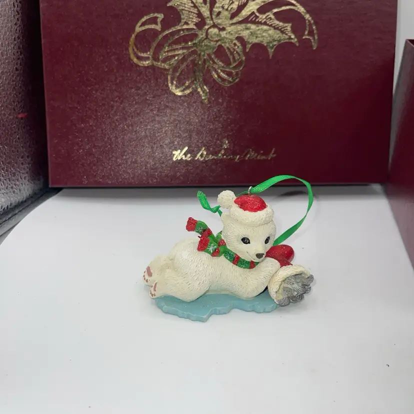 Danbury Mint Baby Animals Ornament 4.5” baby polar bear