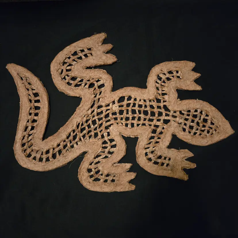 Mexican Folk Art Handcrafted Woven Fiber Lizard Sculpture Unbranded 25"×17¾" Vintage