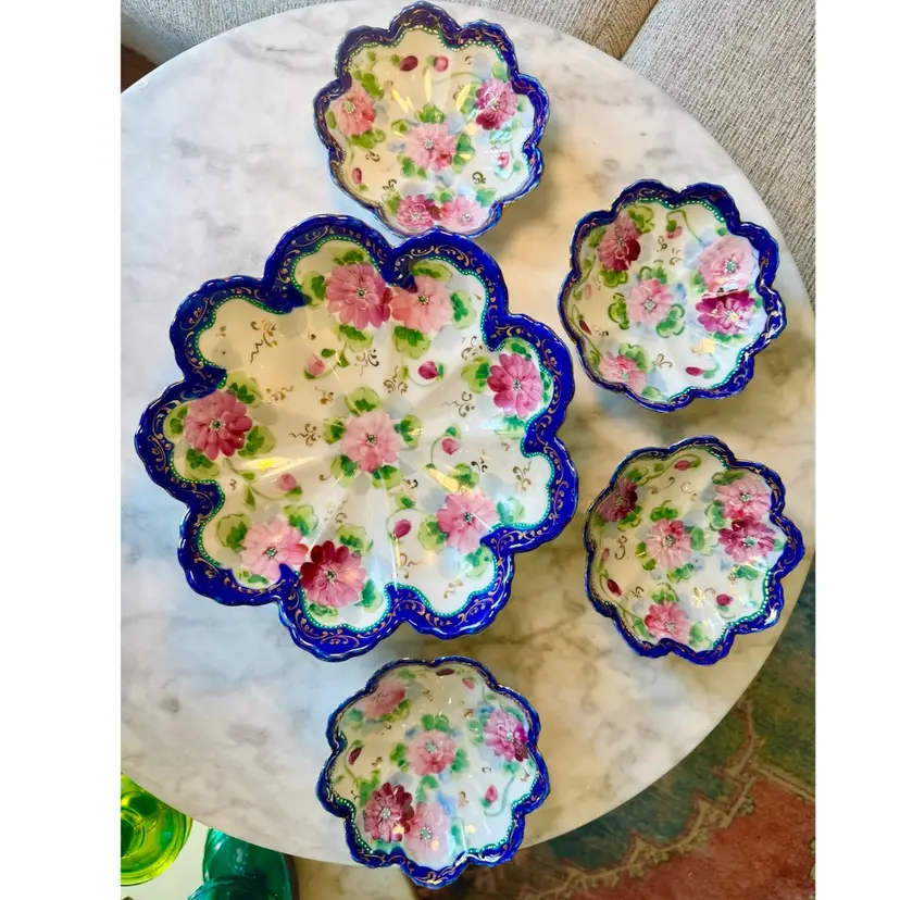.😻 Vintage hand-painted porcelain 5 piece set, from Japan, large master bowl & smaller bowls