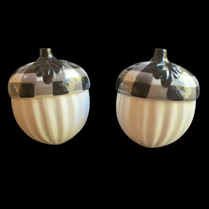 Pair Of Ceramic Acorns Ribbed Buffalo Check Tops Black And White 4.5”