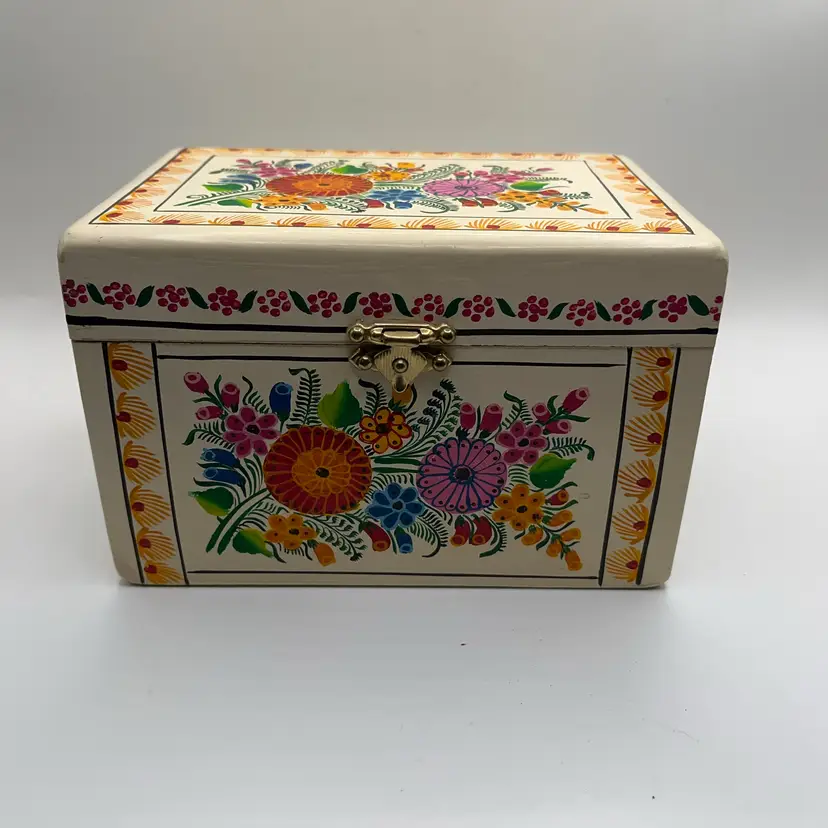 Beautiful Vintage Wooden Hinged Box With Florals