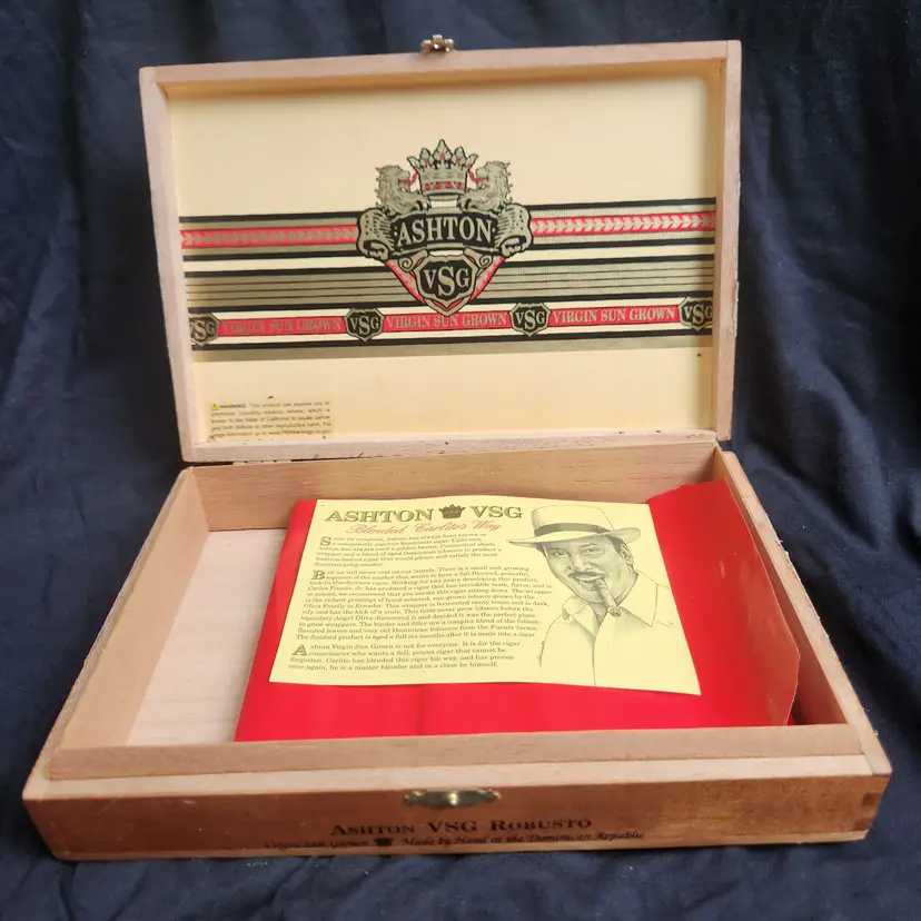 Cigar Box - Ashton VSG Rubusto