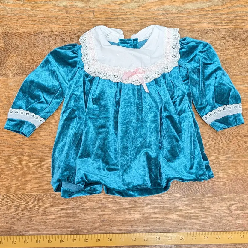 Vintage Pretty as a Picture Girl's Dress 12-18 Mo. Velvet Teal Green Eyelet Lace