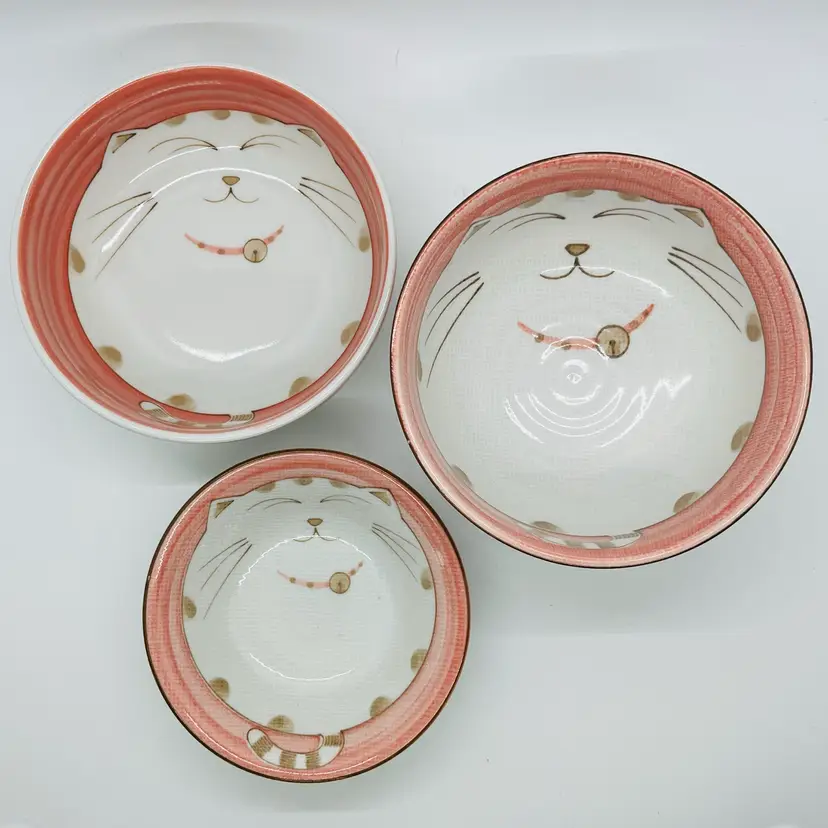 Warai Neko Japan Set of 3 Smiling Happy Fat Cat Porcelain Noodle Rice Soup Bowls
