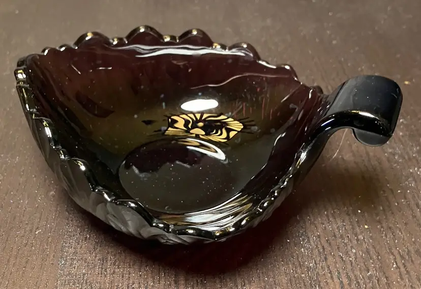 VTG Amythest Burgundy Glass Nappy Dish Leaf Shape