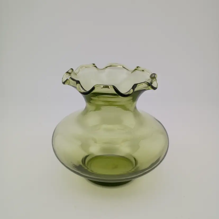 Anchor hocking vase in green