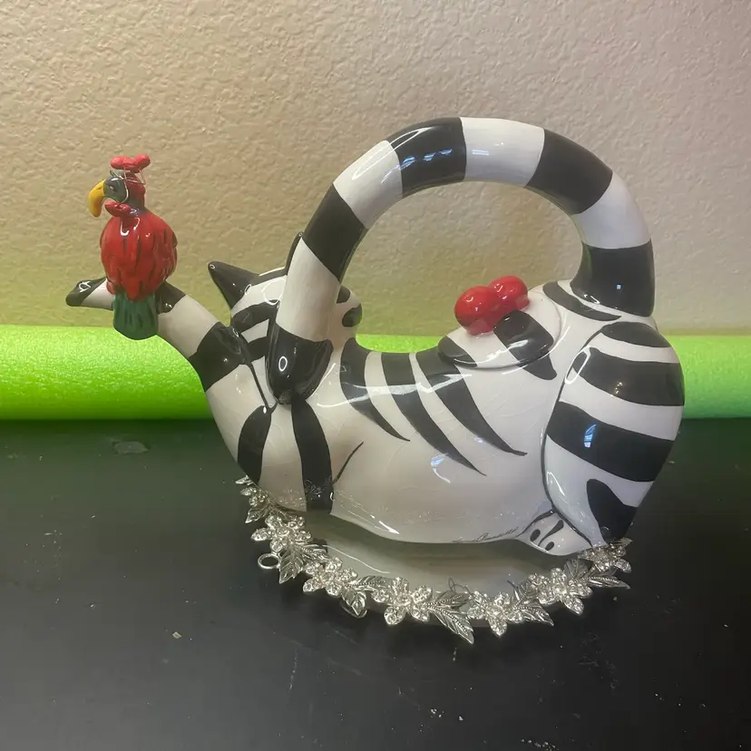 Blue Sky Clayworks Clancy Hearts 9” Whimsical Cheshire Cat Teapot