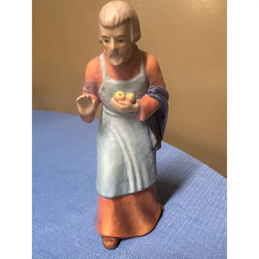 Goebel Hummel Nativity Figurine Joseph 214 B/O 1985 Made in Germany 6.25” tall