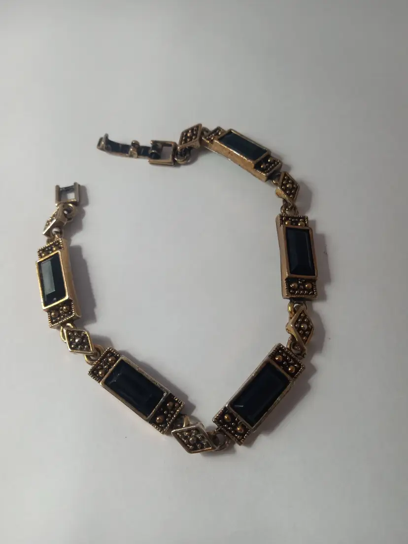 Gold tone bracelet