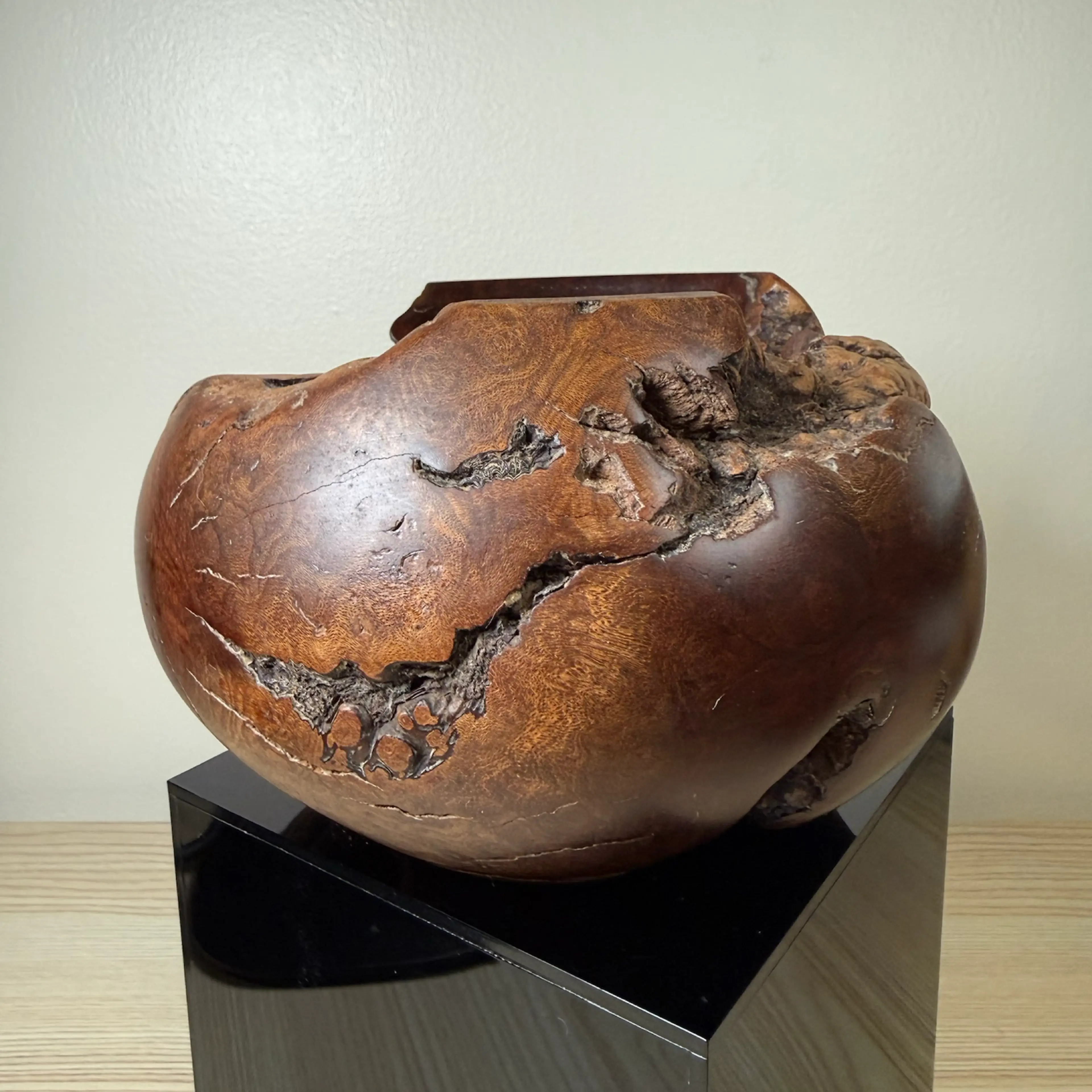 Image 2 of 8