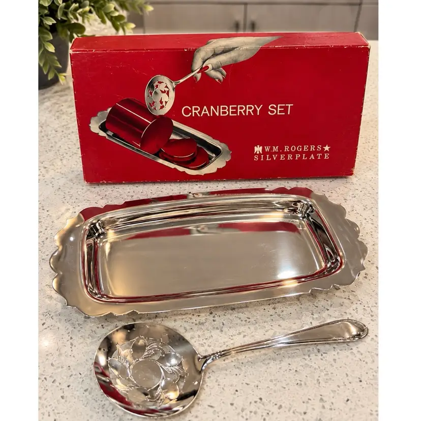 😻 Vintage Wm. Rogers Silverplate Cranberry Set – Tray & Pierced Serving Spoon – Original Box