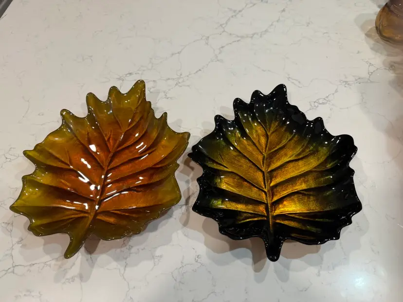 🪺Art Glass Leaf Plates