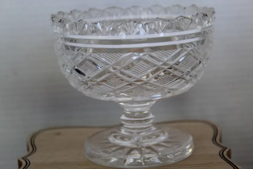 VINTAGE WATERFORD MASTER CUT CRYSTAL  GEORGIAN STRAWBERRY FOOTED COMPOTE READ