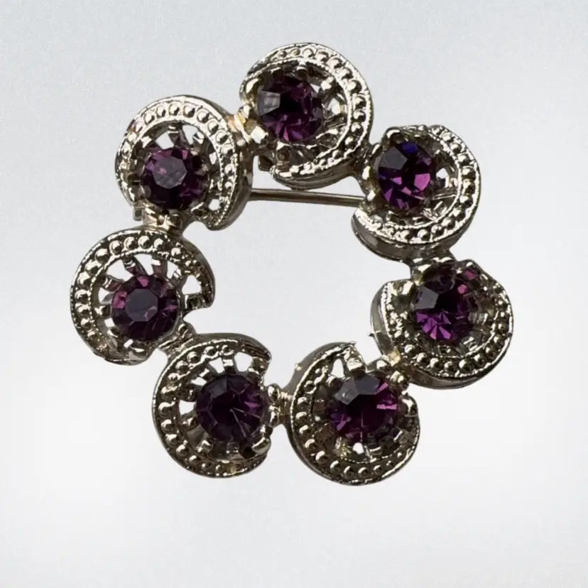 Vintage 1.25”Purple Glass Rhinestone Brooch