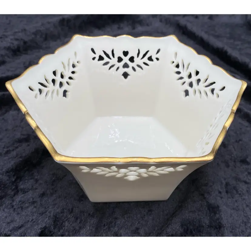 Vintage Lenox (U.S.A.) Shelburne Hexagonal Bowl Pierced Hearts/Leaves 24K Gold, 6"
