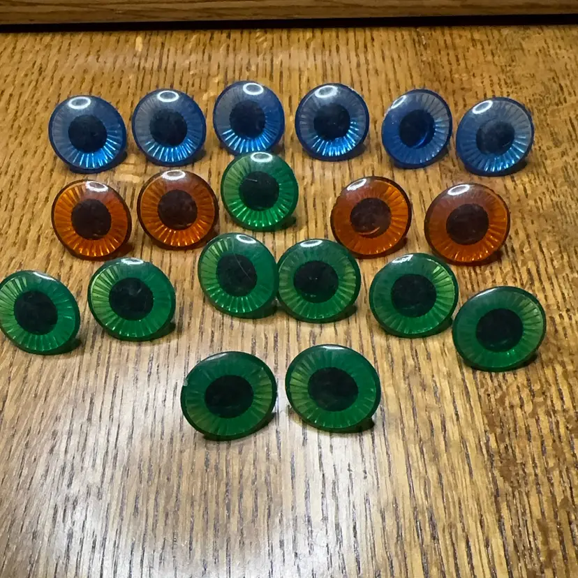 Plastic 1”Starburst Eyes With Black Center  - 3 Sets Of Blue, 2 Sets Of Orange, 4 Sets Of Green With 1 Extra Green