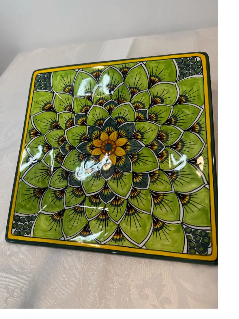 #01 Hand-Painted Geribi Deruta Italian Plate
