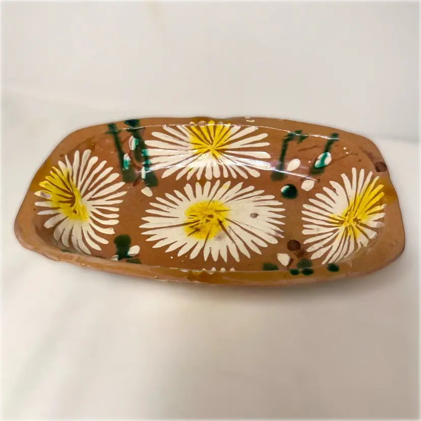 Beautiful Primitive Vintage Mexican Redware Stoneware Pottery Daisy Pattern Rare