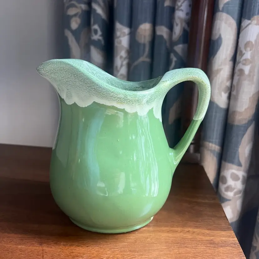 🧺 Vintage Green Pitcher
