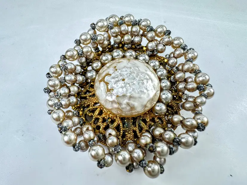 Vintage Miriam Haskell Baroque Faux Pearl Cluster Brooch 2" 21.2g GS858