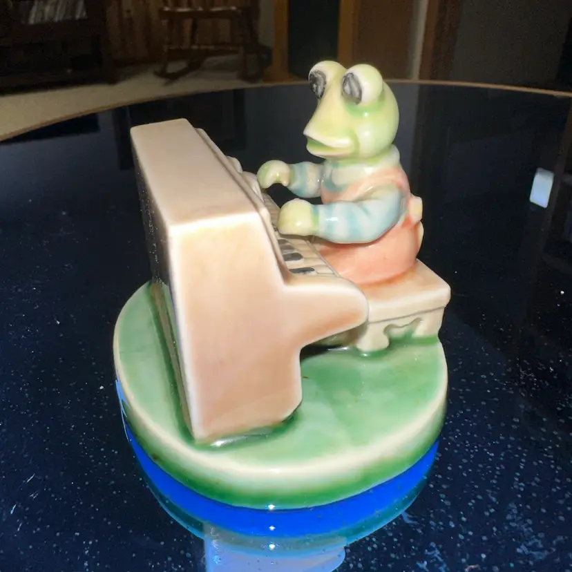 1970’s Albert Kessler Frog Family Frog Playing Piano Figurine 3”