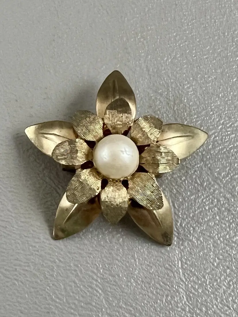 Vintage Gold Tone Flower Brooch Faux Pearl Center Textured Petals Floral Pin