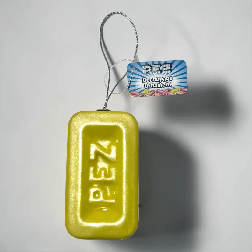 Ruz Brand Pez Decoupage Christmas Holiday Ornament Yellow New