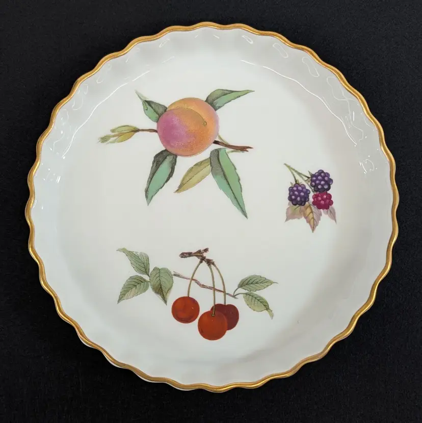 Royal Worcester Porcelain Evesham Quiche Tart Baking Dish Fruits Gold Trim 7-3/4