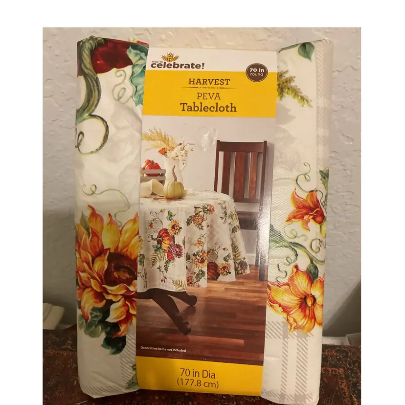 🚶🏻‍♀️🪾 Town & Country Linen Corp Celebrate Vinyl Tablecloth Botanical Patchwork