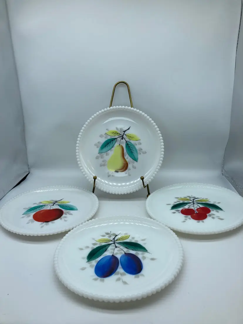 Set Of 4 Westmoreland Plates Beaded Edge Fruit Milk Glass Salad Plates Vintage