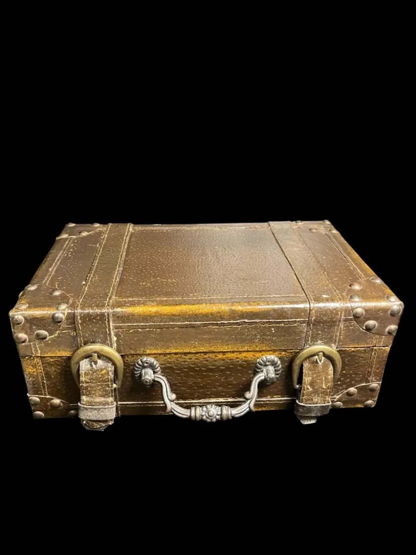 Decorative Retro Small Size Brown & Caramel Brown Chest with Metal Hardware, Metal Corners, Tan Velvet Like Lined Inside-Great for any Vignette-Lot 61