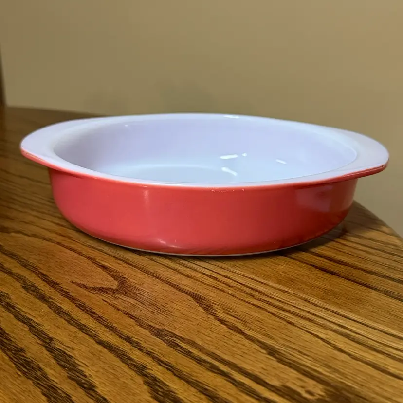 Pyrex Flamingo Pink #221 8.75” Milk Glass Round Cake Pan Vintage