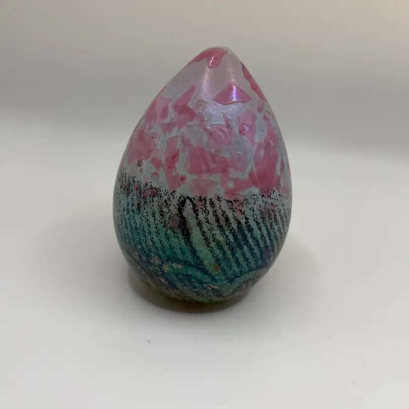 Chris Lucas for Touch of Class Isle of Wight egg-shaped art glass paperweight