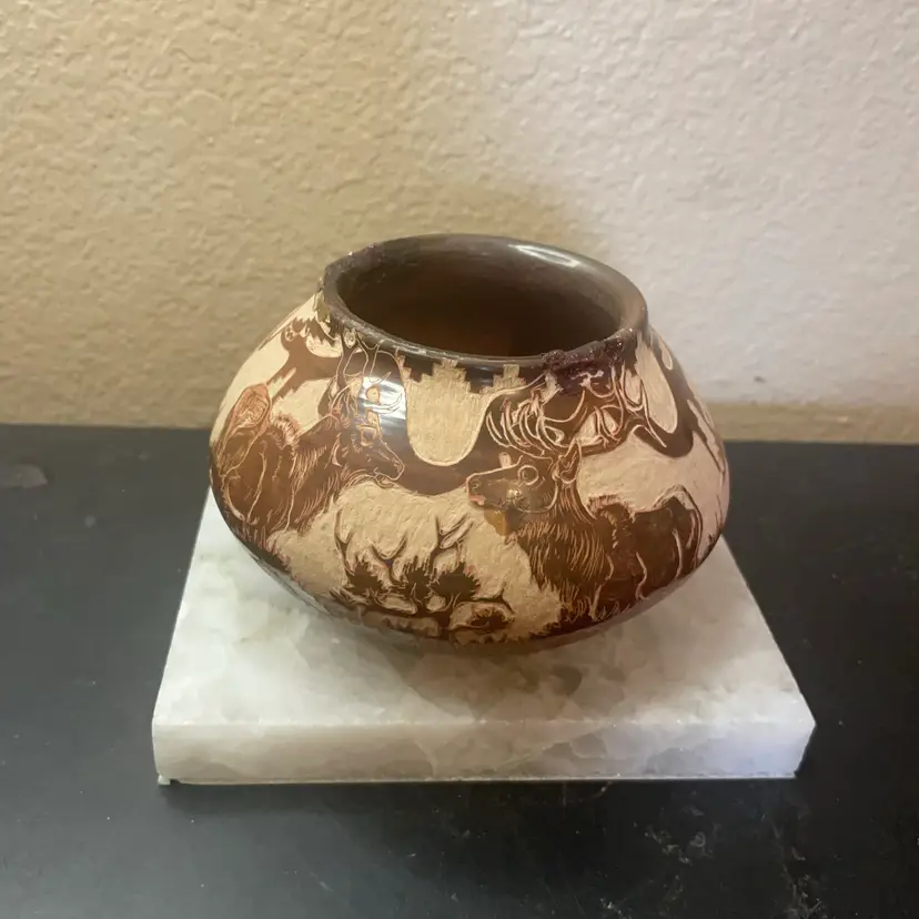 RARE HTF Navajo Signed Paul Naranjo Santa Clara Pueblo sgraffito Pottery w/ wildlife motif