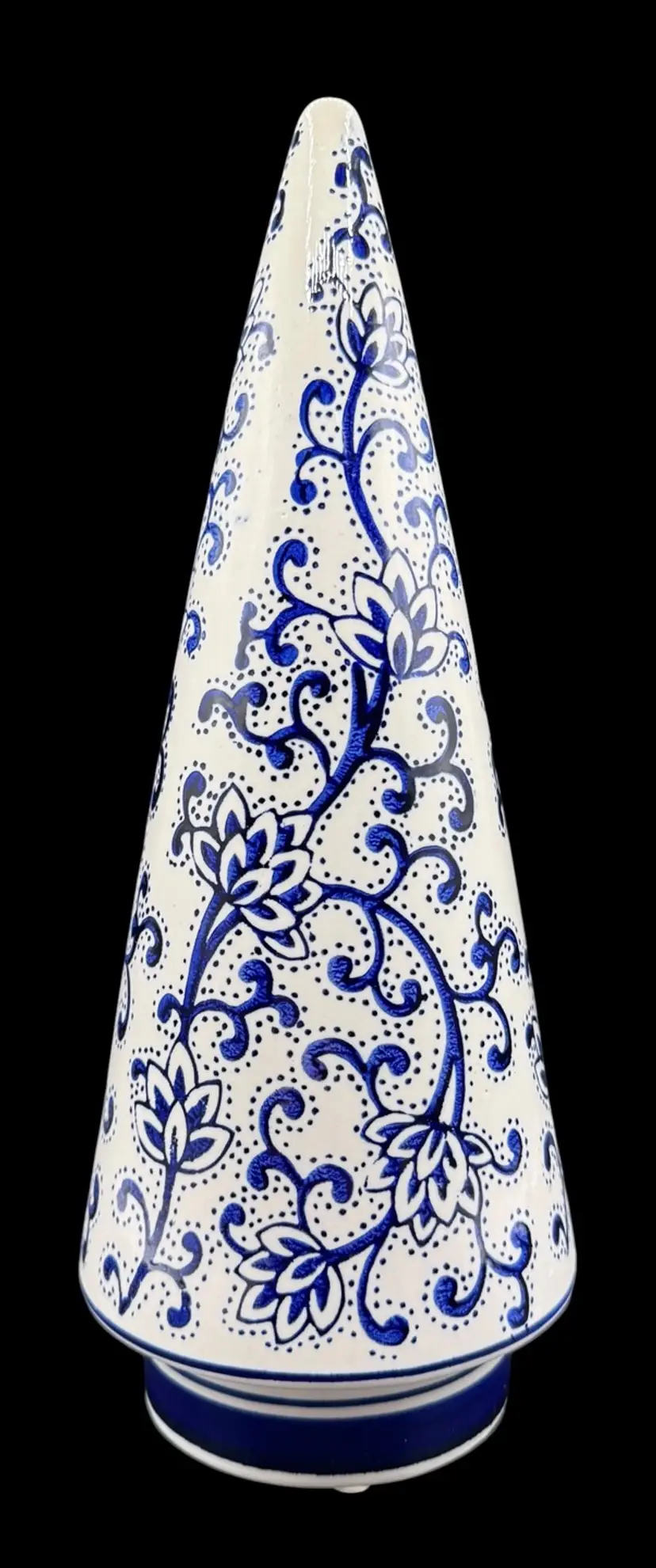 Mikasa Blue and White Ceramic Chinoiserie Floral Christmas Tree Figurine 12”
