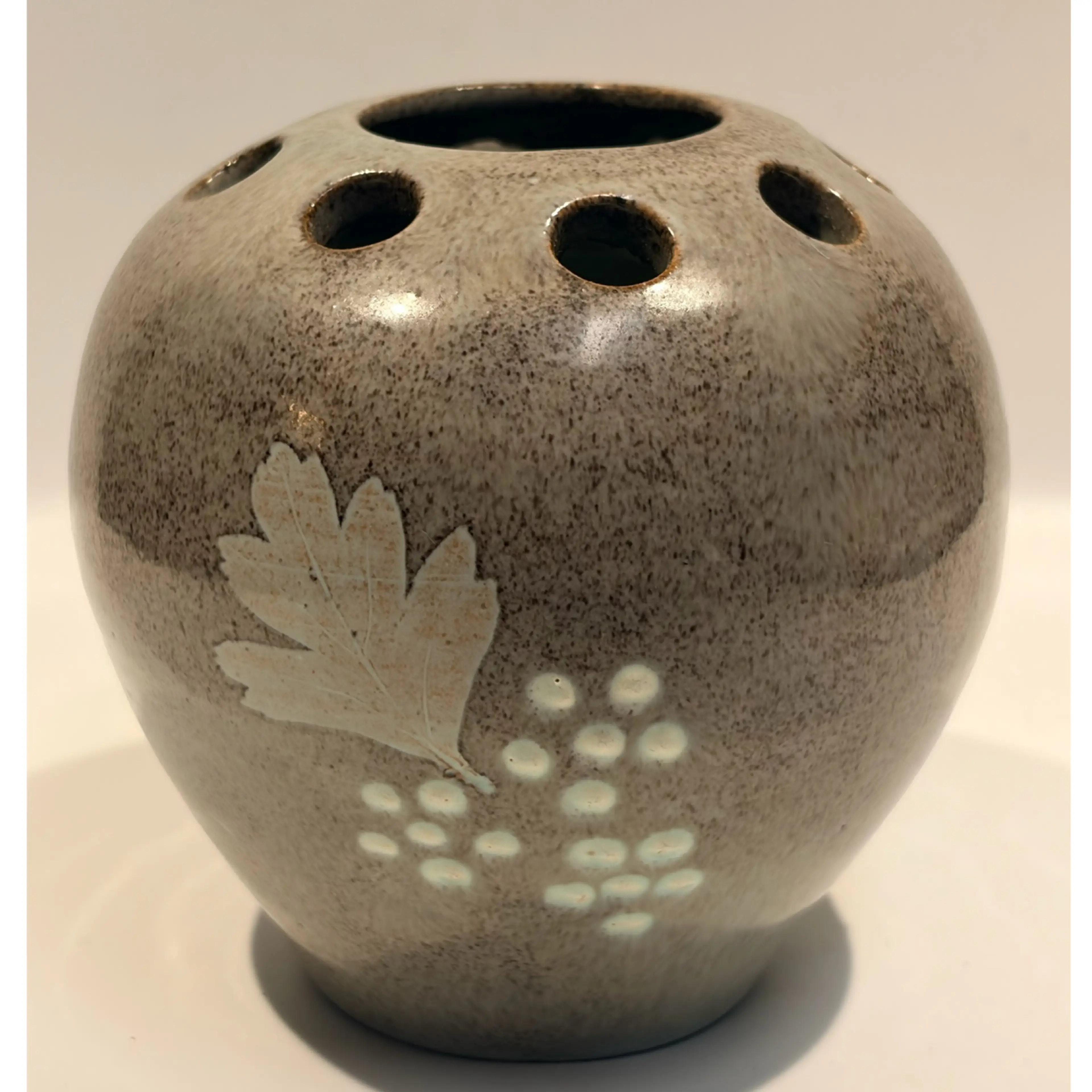 Image 2 of 7