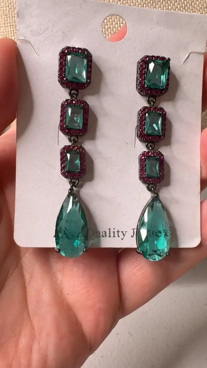 Modern Bold Emerald Green & Ruby Pink Crystal Linear Teardrop Dangle Earrings – Gunmetal Finish