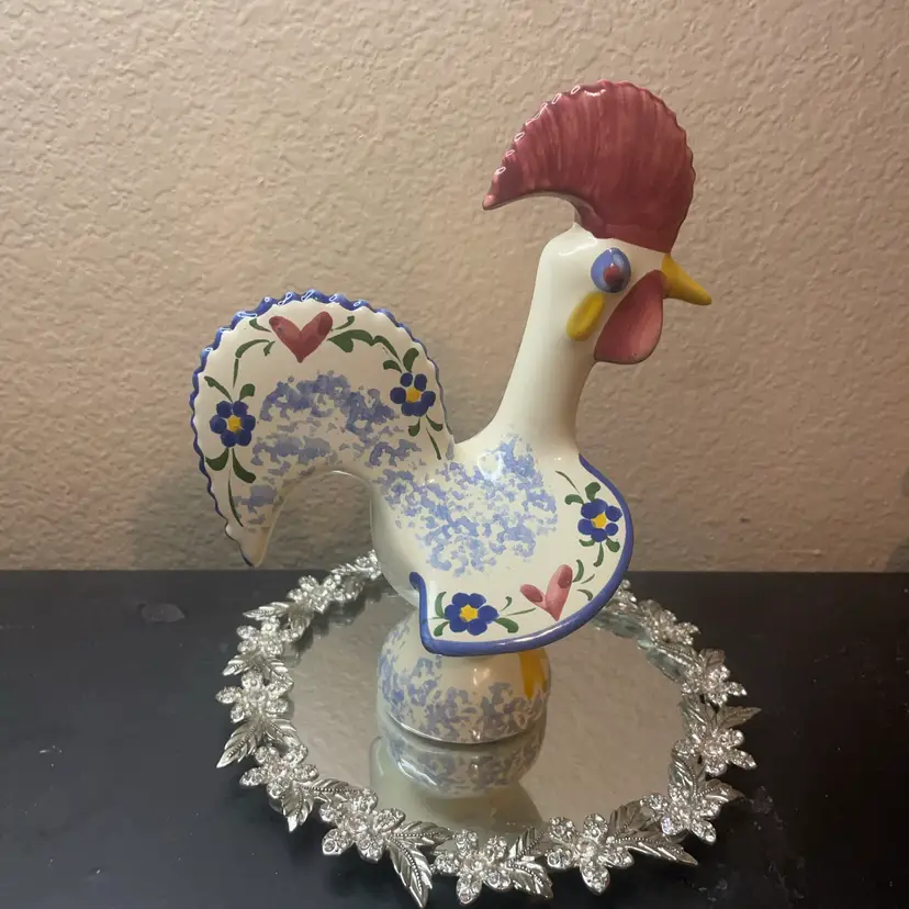 Gorgeous Vestal Portugal 9” Hand painted Rooster Figurine