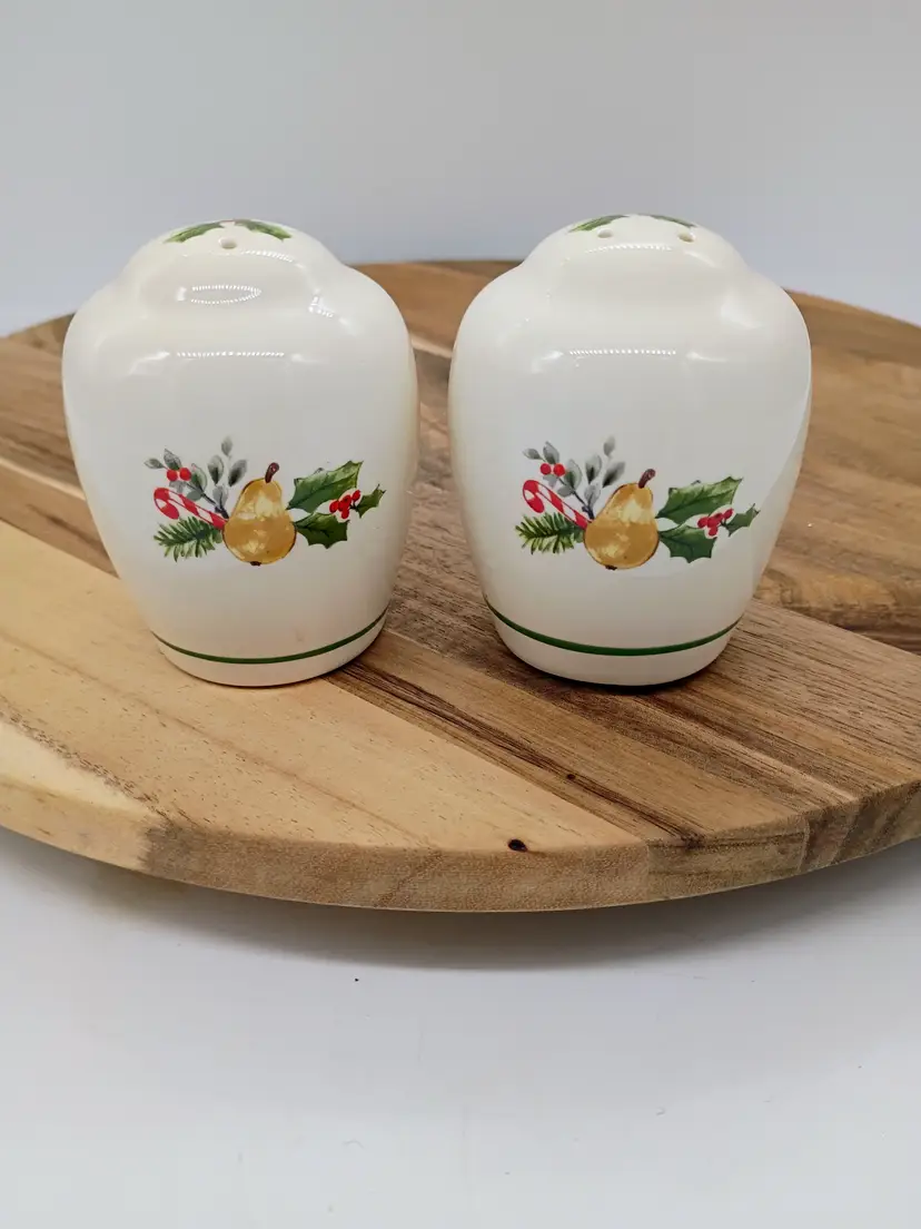 Pfaltzgraff Christmas Sugar Plum Ceramic Salt and Pepper Shaker Set