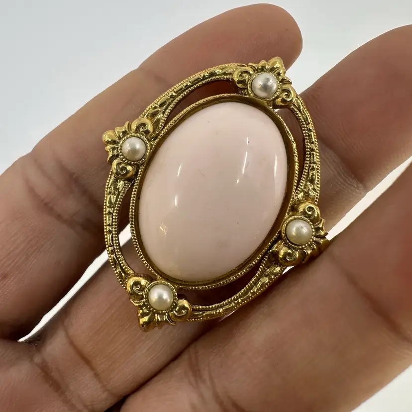 Soft Pink Cabochon Center Antique-Gold Tone Oval Brooch