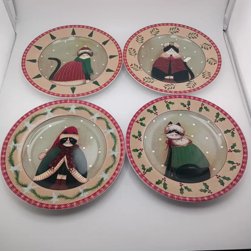 Boxed set of Christmas "Holiday Cats" plates