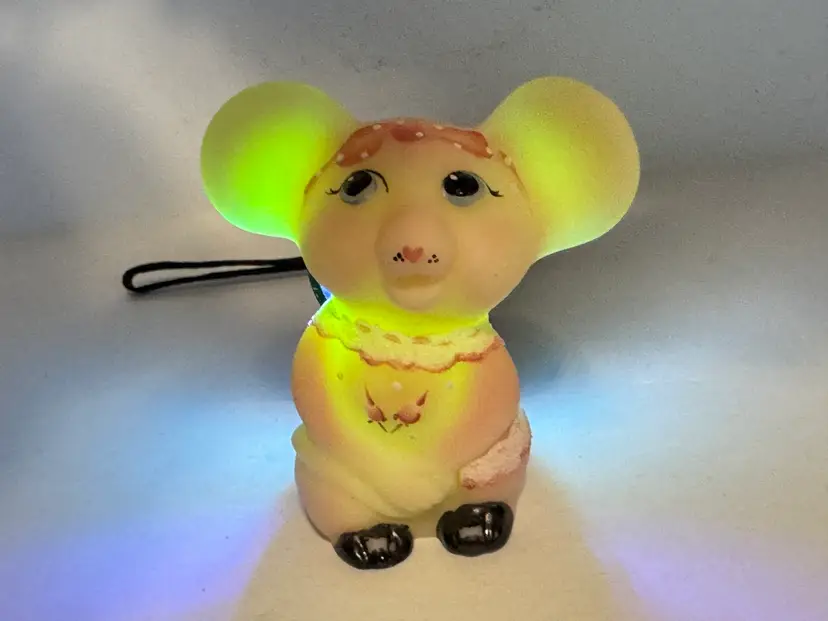 Vintage Fenton Burmese Glass Mouse Nancy Fenton Signed Uranium Glow A1181