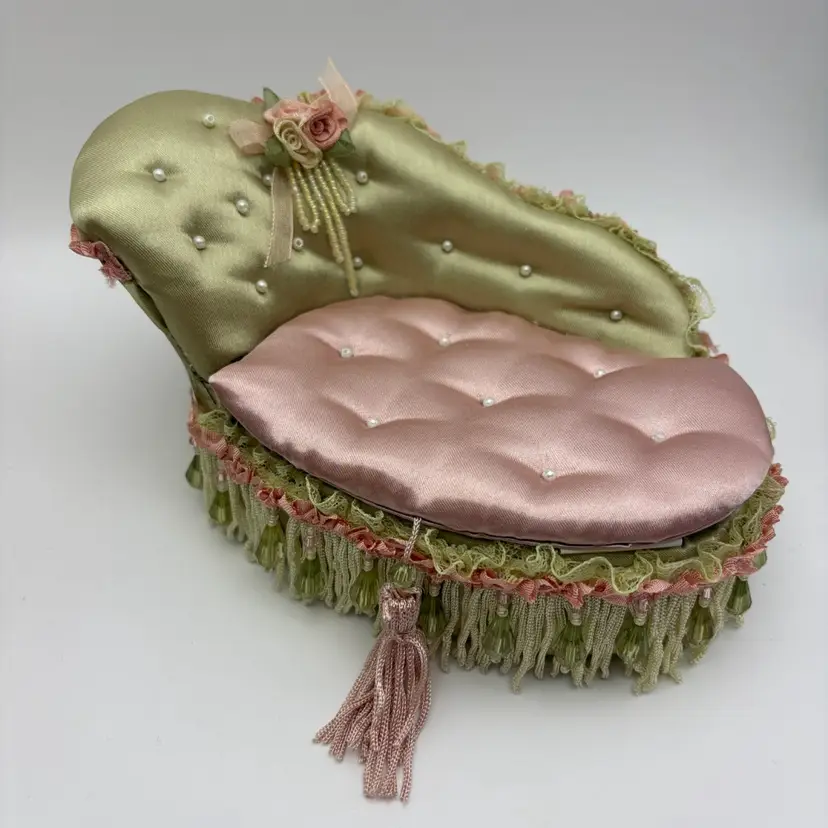 Vintage, 2004 Popular Creations, Pink/Green Victorian Chaise Lounge/Tufted Fainting Couch, Jewelry/Trinket Box, Original Box Included